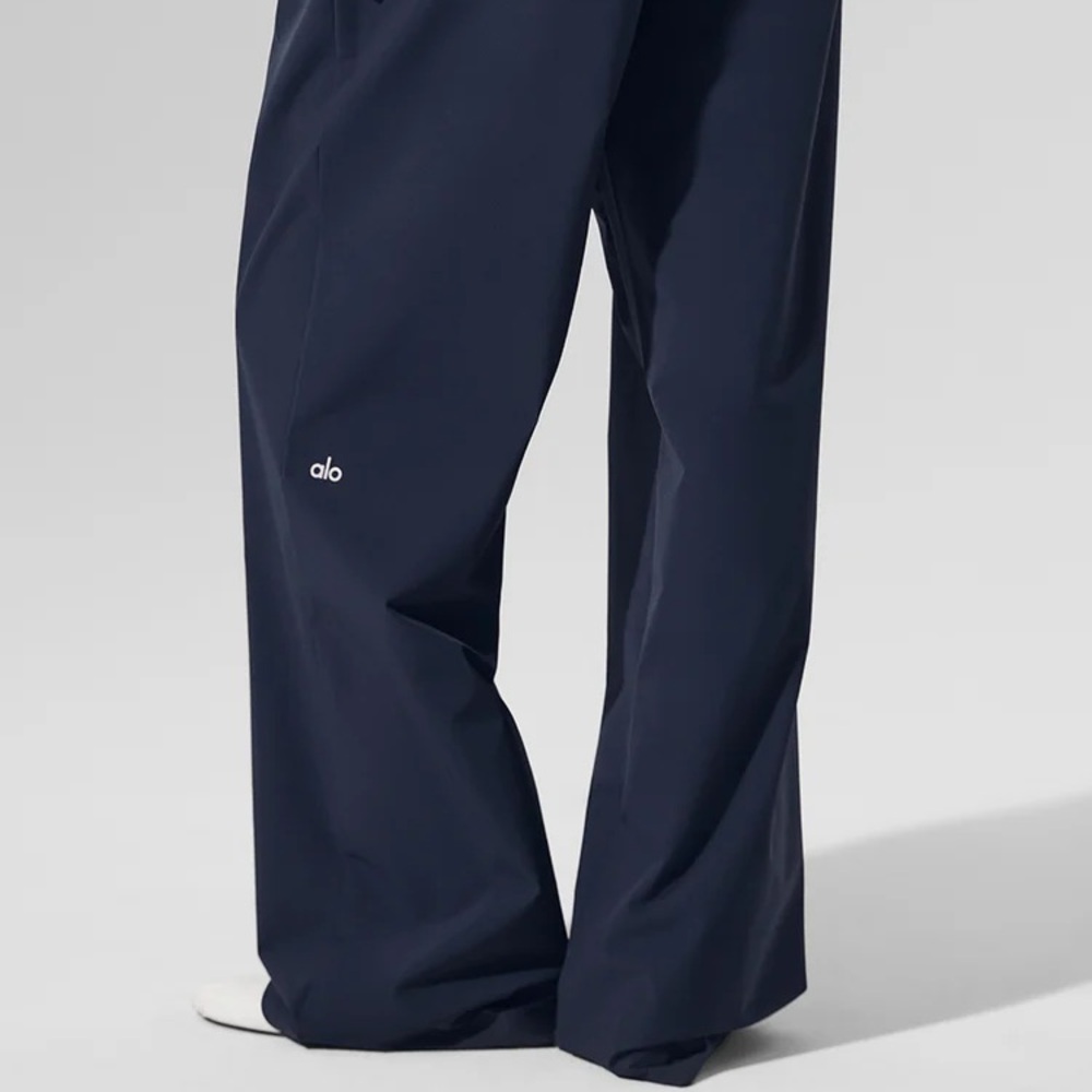 Alo Suit Up Trousers Navy NWT - Picture 2 of 4